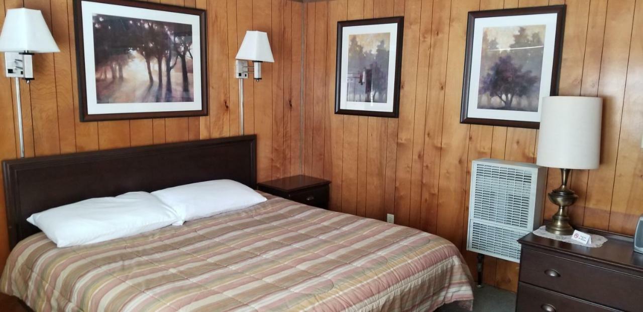 The Whispering Elms Motel Baker Екстериор снимка